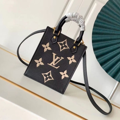 2021夏季 LV M57937 Petit Sac Plat 黑色全皮小風琴包