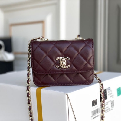 CHANEL香奈兒 trendy CC mini woc 新款金屬牌酒紅零錢小包 AP2301 小小可愛