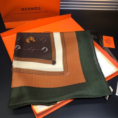 Hermes愛馬仕 專櫃新款濃郁色調圍巾 140:140cm...