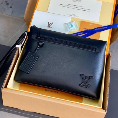Louis Vuitton AEROGRAM Ipad pouch (M69837)