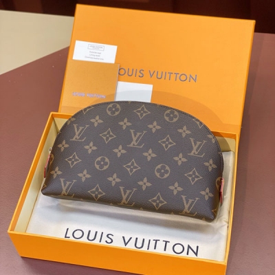 LOUIS VUITTON Cosmetic Pouch 老...