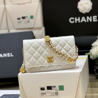 CHANEL香奈兒 2022A 白色小牛皮WOC幸運金幣包 AP2840