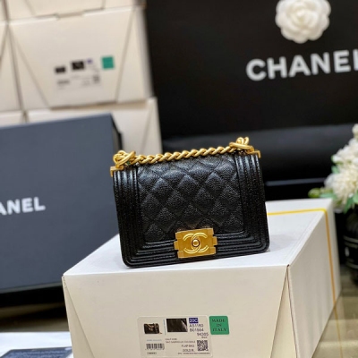 CHANEL香奈兒 2022A 經典mini Le boy新尺寸黑色荔枝皮單肩包 A67364