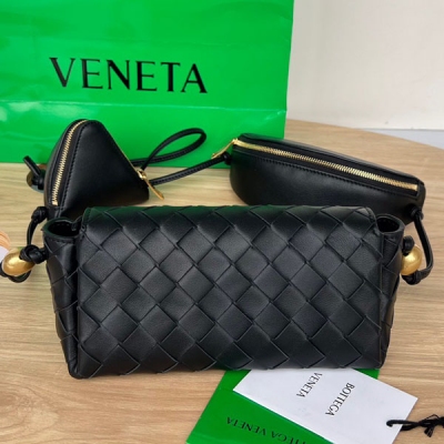 BOTTEGA VENETA 經典黑色三合一編織工藝斜挎包 717429