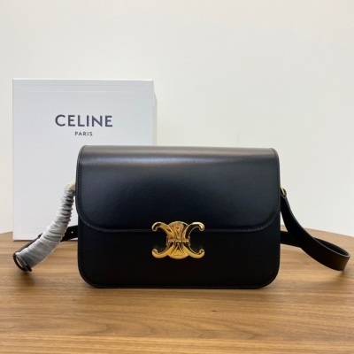 CELINE Triomphe 限量款凱旋門經典包扣黑色牛皮...