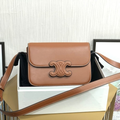 CELINE CUIR TRIOMPHE Box 棕色凱旋門logo皮標斜挎包