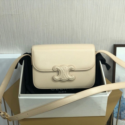 CELINE CUIR TRIOMPHE Box 凱旋門新版...