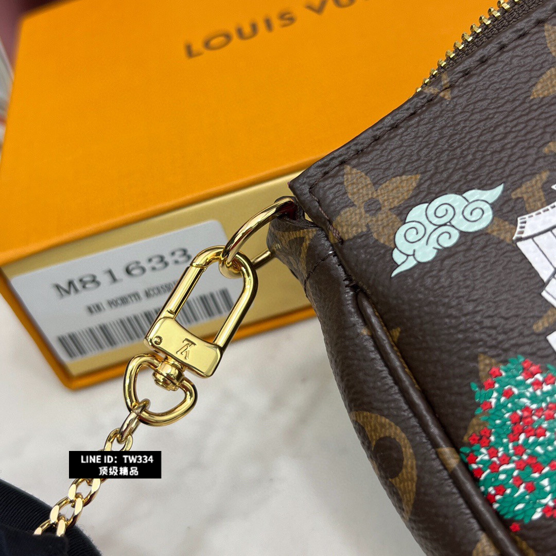 Louis Vuitton Vivienne Holidays Mini Pochette Accesoires M81760
